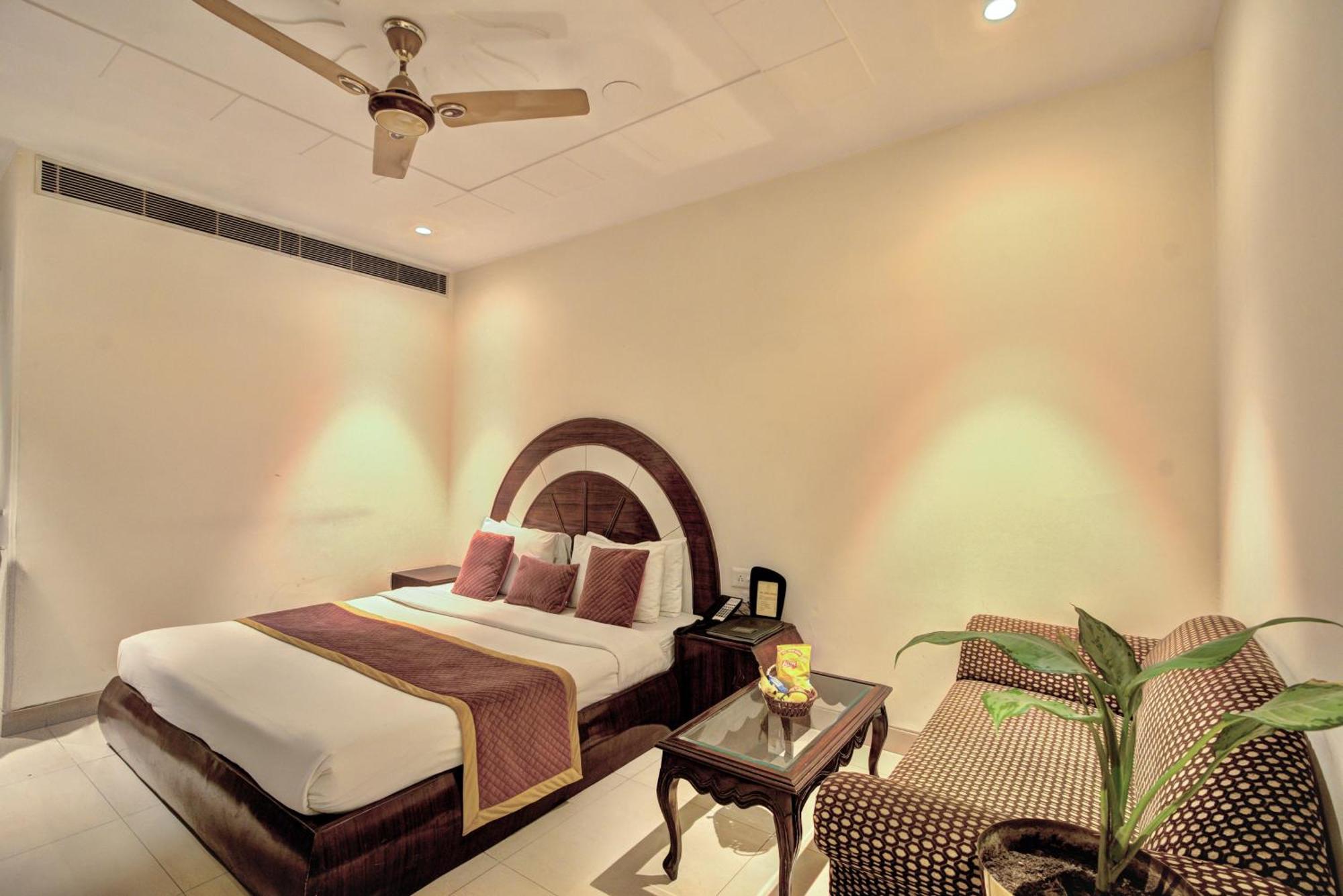 Empire Suites, New Delhi Eksteriør bilde